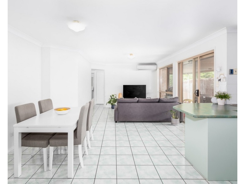 8 Mingela Place, Forest Lake QLD 4078