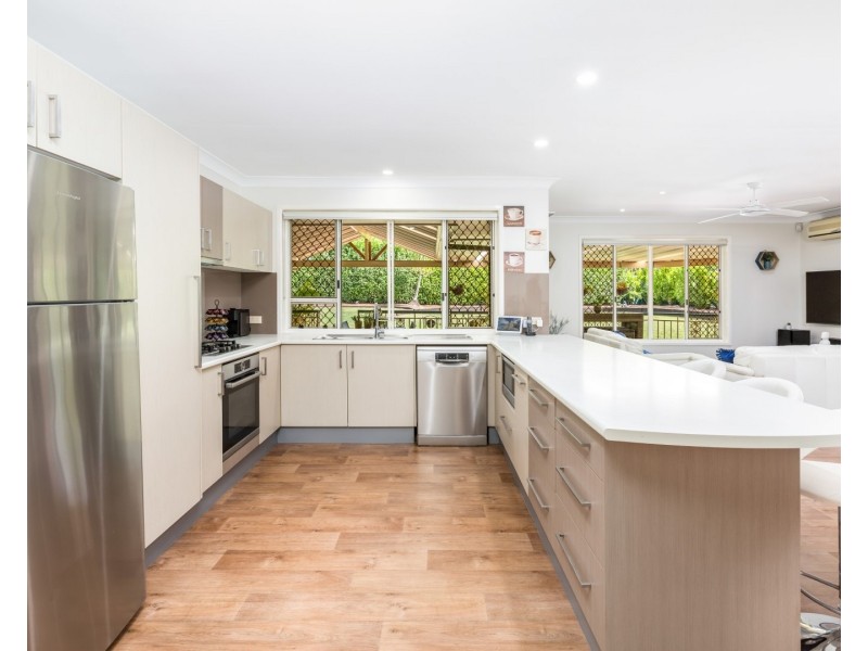 2 Ornata Place, Forest Lake QLD 4078