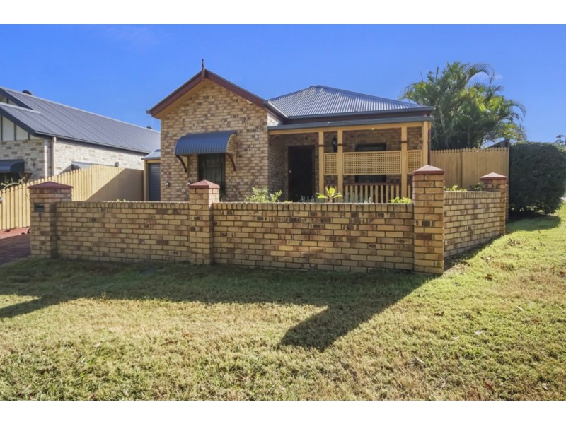 1 Cooloola Lane, Forest Lake QLD 4078