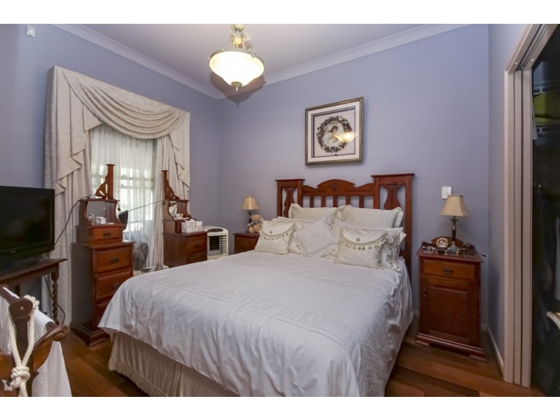 1 Cooloola Lane, Forest Lake QLD 4078