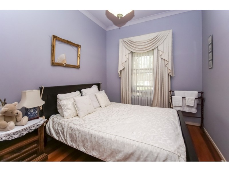 1 Cooloola Lane, Forest Lake QLD 4078