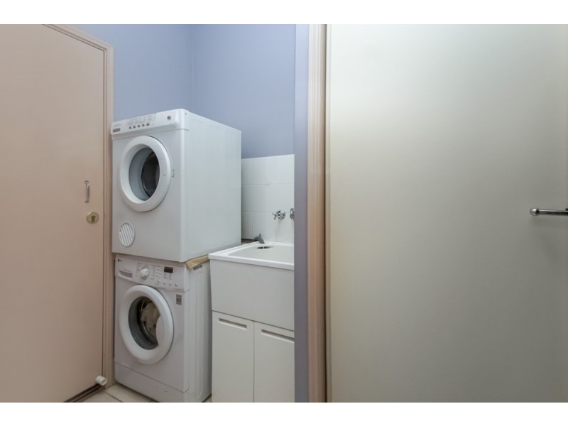 1 Cooloola Lane, Forest Lake QLD 4078