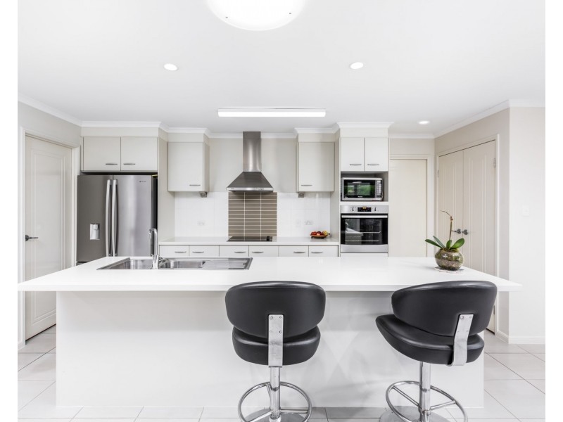 52 Colebrook Crescent, Doolandella QLD 4077