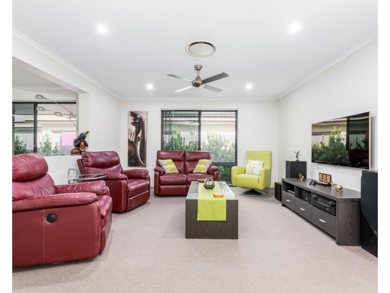 52 Colebrook Crescent, Doolandella QLD 4077