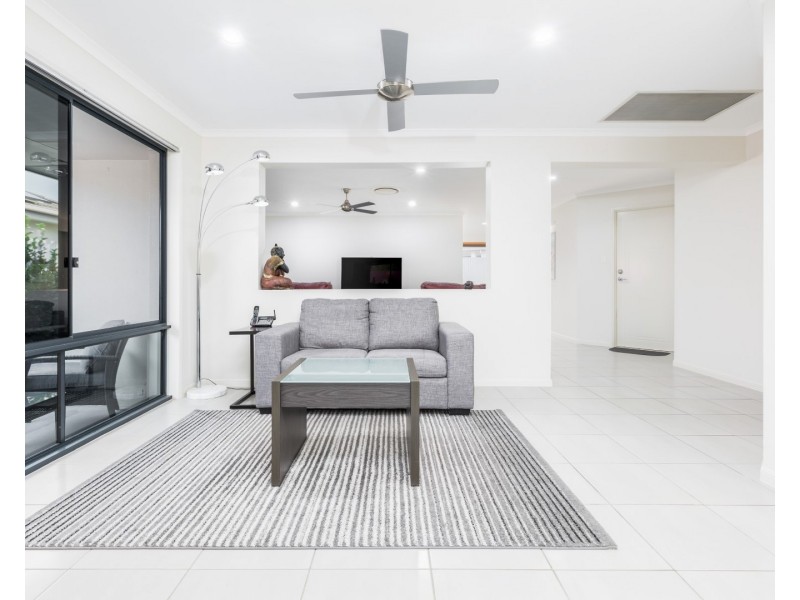 52 Colebrook Crescent, Doolandella QLD 4077