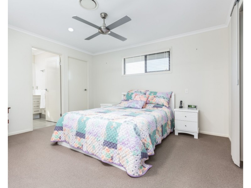 52 Colebrook Crescent, Doolandella QLD 4077