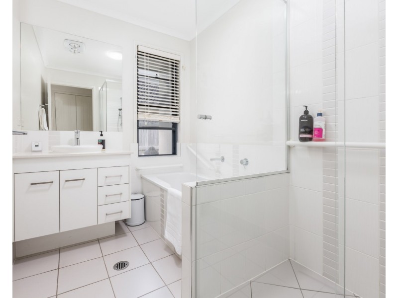 52 Colebrook Crescent, Doolandella QLD 4077
