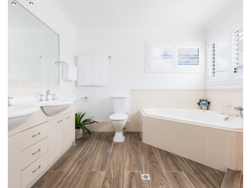 14 Santa Cruz Place, Forest Lake QLD 4078