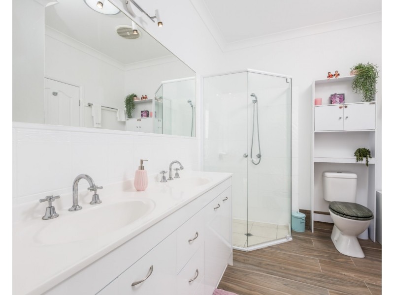 14 Santa Cruz Place, Forest Lake QLD 4078