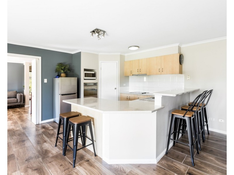 14 Deakin Place, Forest Lake QLD 4078