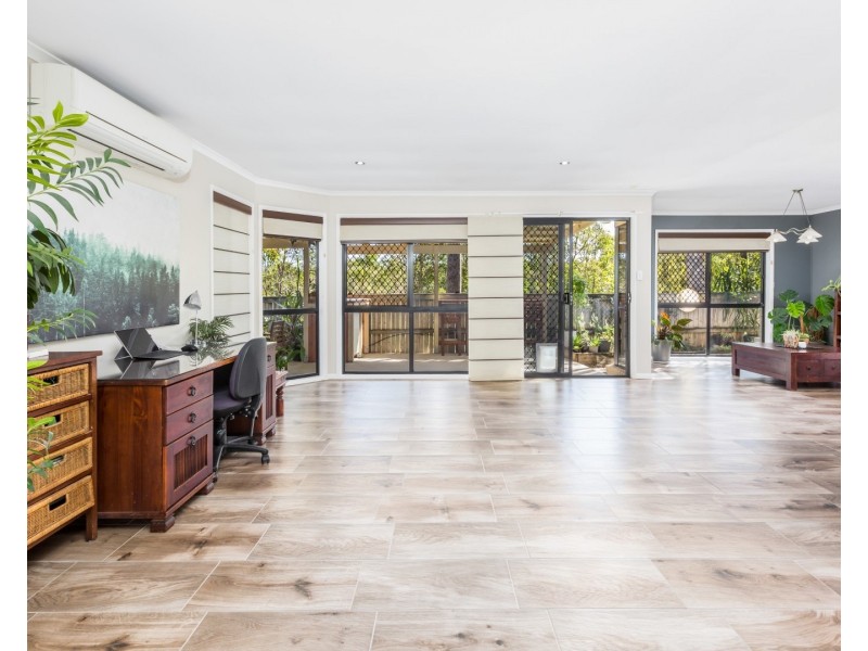 14 Deakin Place, Forest Lake QLD 4078