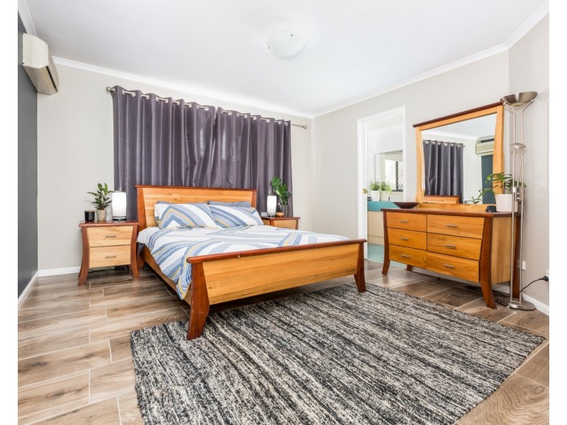 14 Deakin Place, Forest Lake QLD 4078