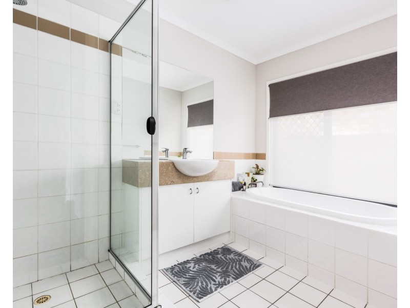 14 Deakin Place, Forest Lake QLD 4078