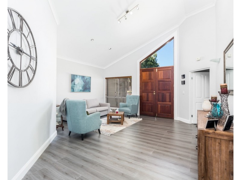 16 Clarendon Circuit, Forest Lake QLD 4078