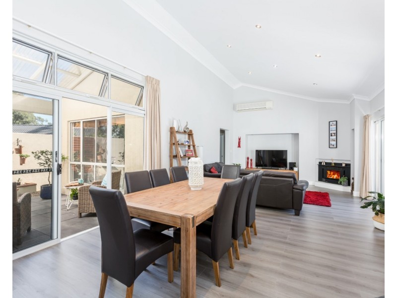 16 Clarendon Circuit, Forest Lake QLD 4078