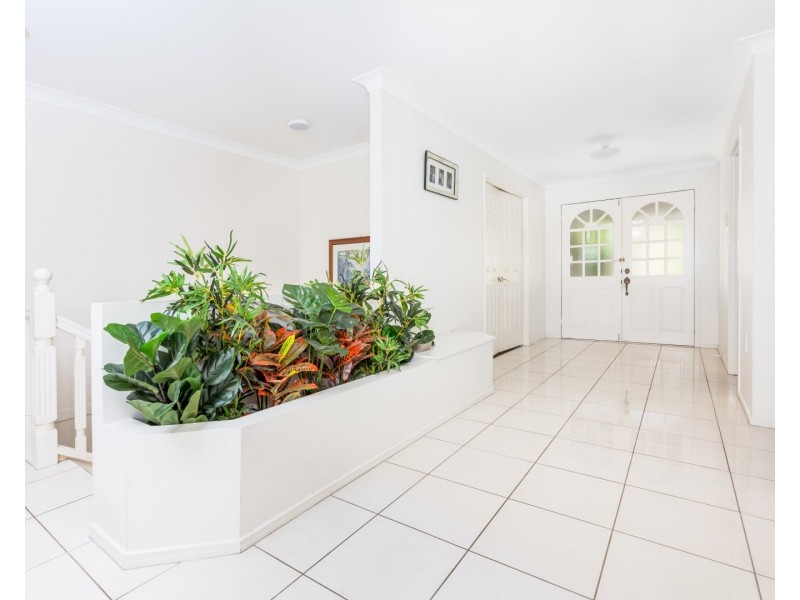 12 Moncrieff Court, Mount Ommaney QLD 4074