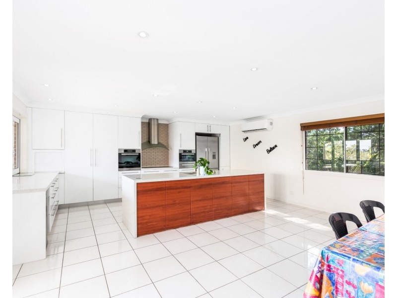 12 Moncrieff Court, Mount Ommaney QLD 4074