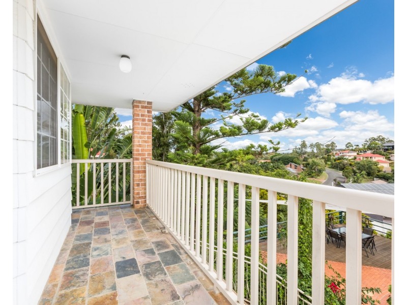12 Moncrieff Court, Mount Ommaney QLD 4074