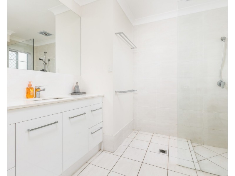 12 Moncrieff Court, Mount Ommaney QLD 4074