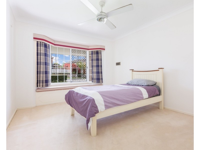 12 Moncrieff Court, Mount Ommaney QLD 4074