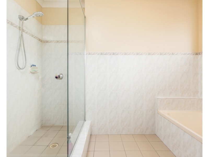 12 Moncrieff Court, Mount Ommaney QLD 4074