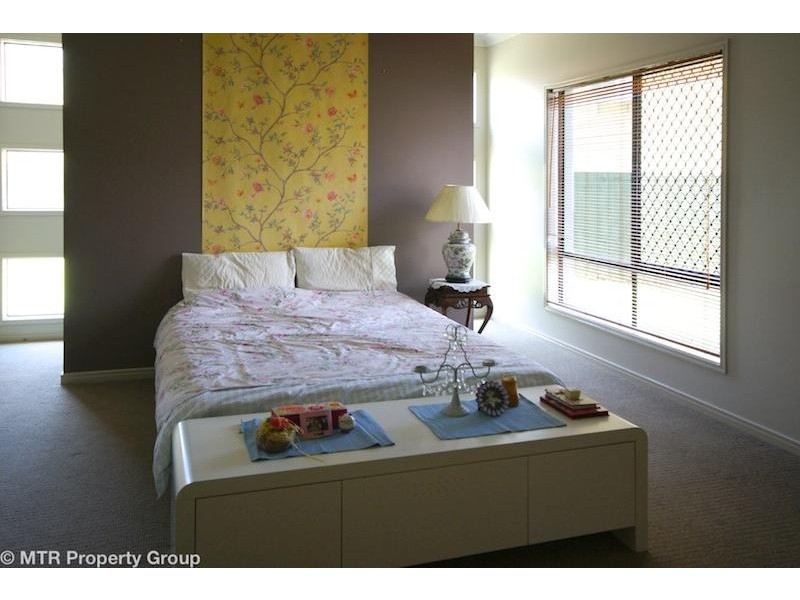 8 St Tropez Place, Forest Lake QLD 4078