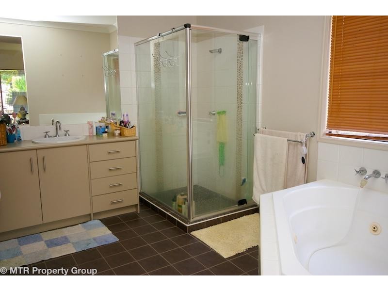 8 St Tropez Place, Forest Lake QLD 4078