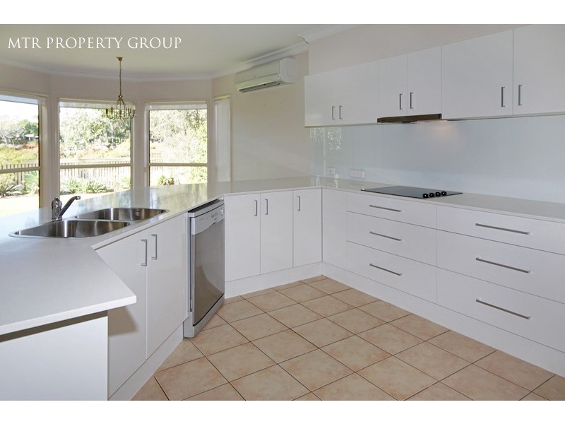 27 Alexandrina Circuit, Forest Lake QLD 4078