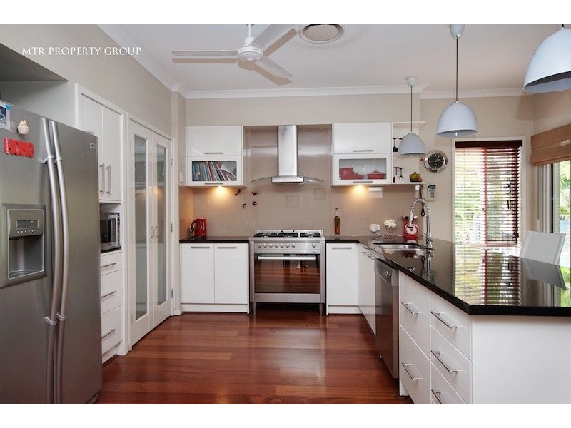 8 Cayman Place, Forest Lake QLD 4078