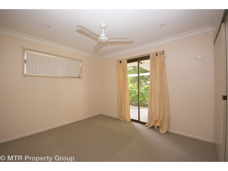 4 Somerfield St, Redbank Plains QLD 4301