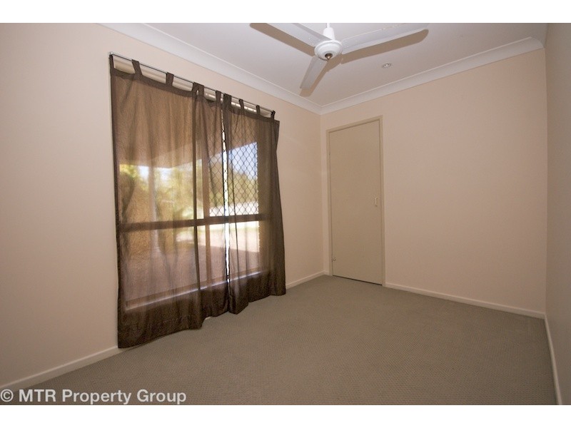 4 Somerfield St, Redbank Plains QLD 4301