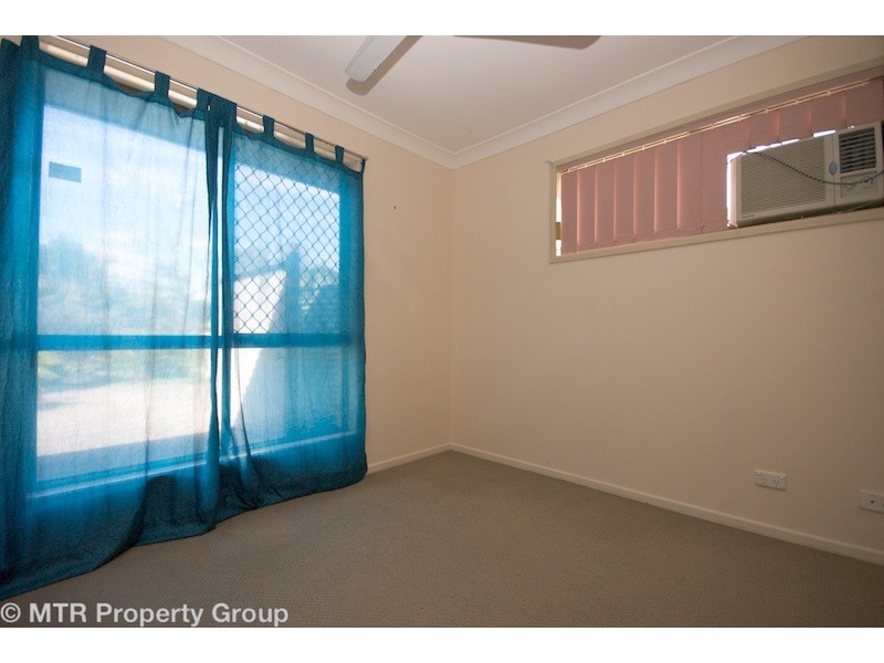 4 Somerfield St, Redbank Plains QLD 4301