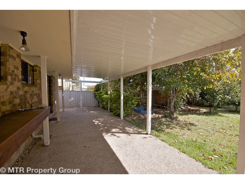 4 Somerfield St, Redbank Plains QLD 4301