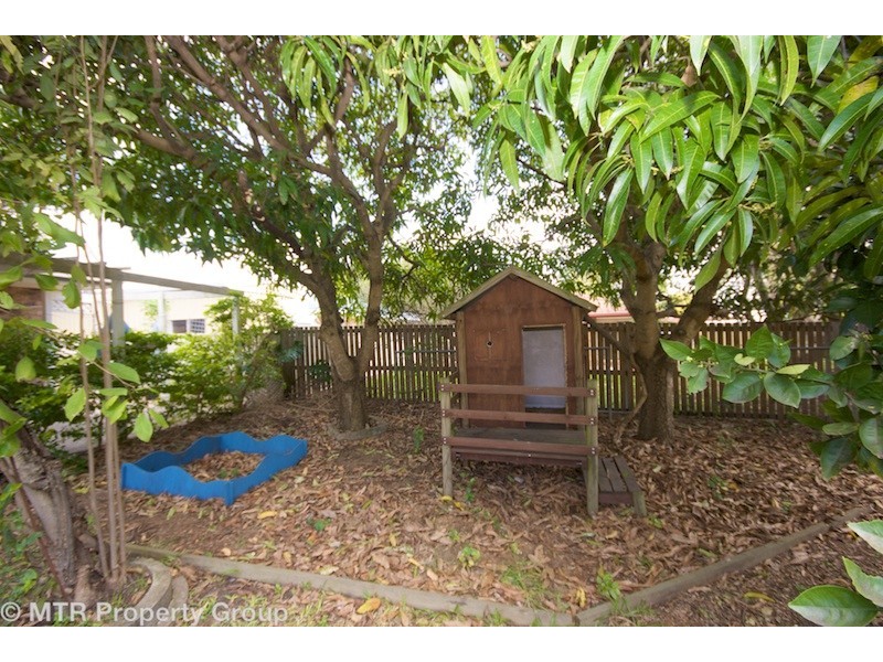 4 Somerfield St, Redbank Plains QLD 4301