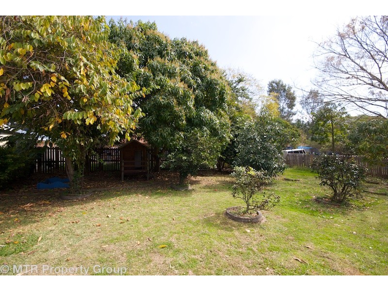 4 Somerfield St, Redbank Plains QLD 4301