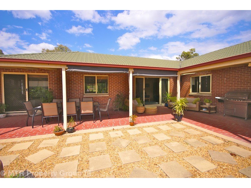 4 Catalina Cct, Forest Lake QLD 4078
