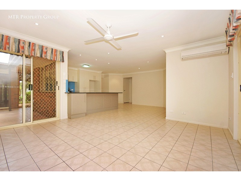 18 Baccata Place, Forest Lake QLD 4078