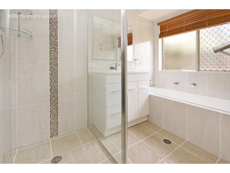 18 Baccata Place, Forest Lake QLD 4078