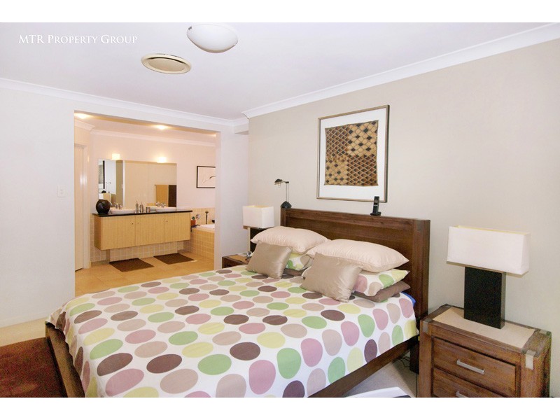 4 Unley Place, Forest Lake QLD 4078