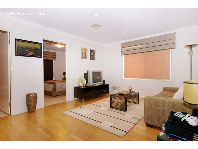4 Unley Place, Forest Lake QLD 4078