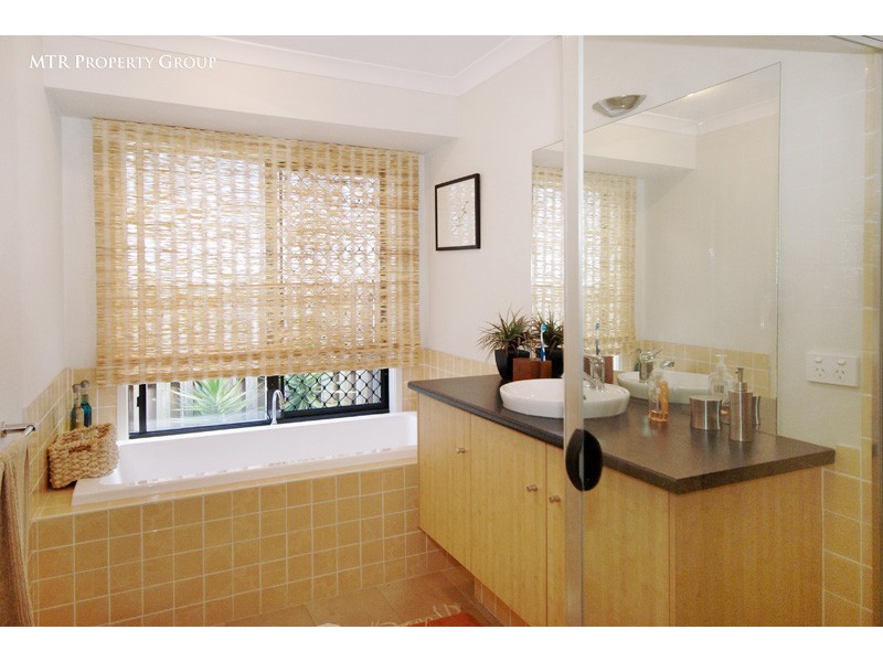 4 Unley Place, Forest Lake QLD 4078