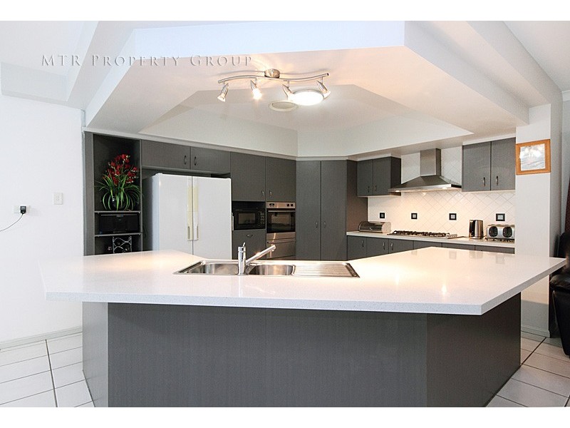 7 Stonyfell Place, Forest Lake QLD 4078