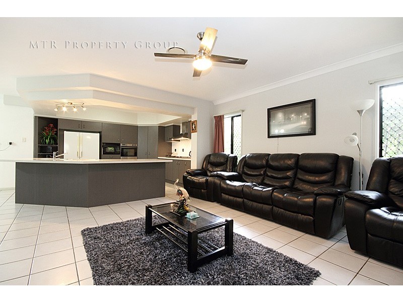 7 Stonyfell Place, Forest Lake QLD 4078