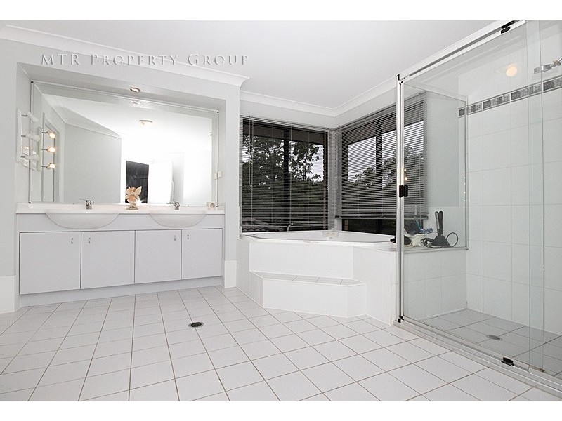 7 Stonyfell Place, Forest Lake QLD 4078