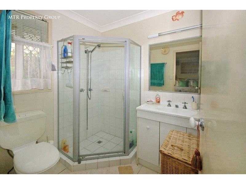 76 Jindabyne Cct, Forest Lake QLD 4078