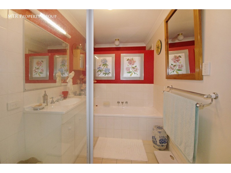 76 Jindabyne Cct, Forest Lake QLD 4078