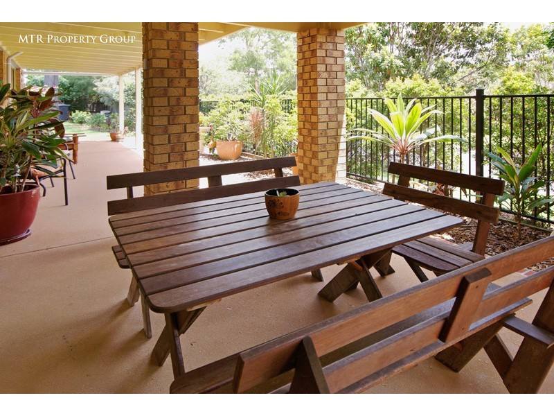 1 Chestnut Place, Forest Lake QLD 4078