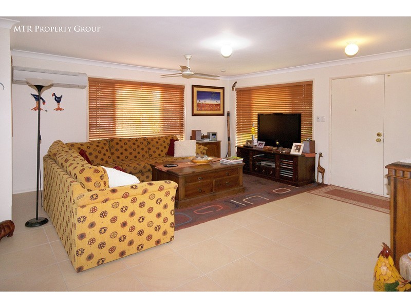 1 Chestnut Place, Forest Lake QLD 4078