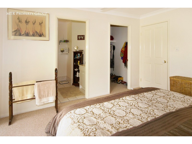 1 Chestnut Place, Forest Lake QLD 4078