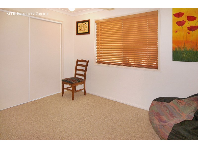 1 Chestnut Place, Forest Lake QLD 4078